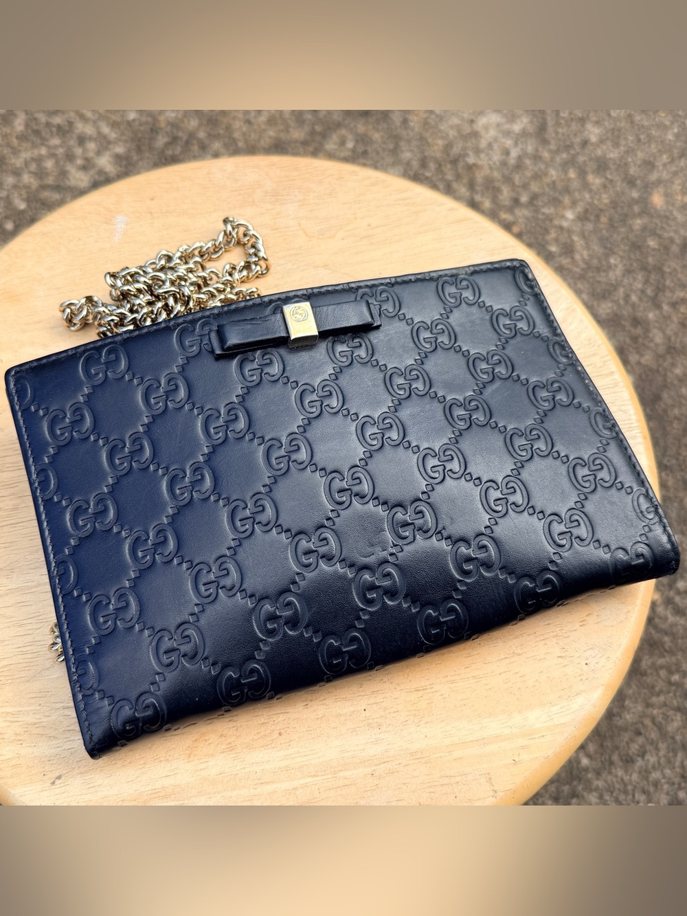 Gucci Guccissima Signature Bowy Chain Wallet Black